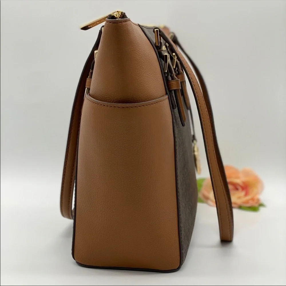MICHAEL KORS CHARLOTTE LG TZ TOTE BROWN - Picture 10 of 15